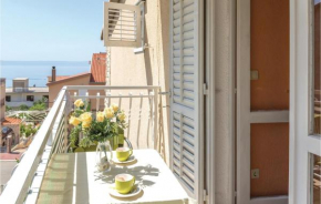 Lovely Apartment In Makarska With Wifi